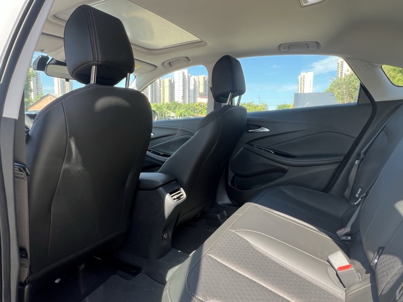 娄底25年别克威朗7