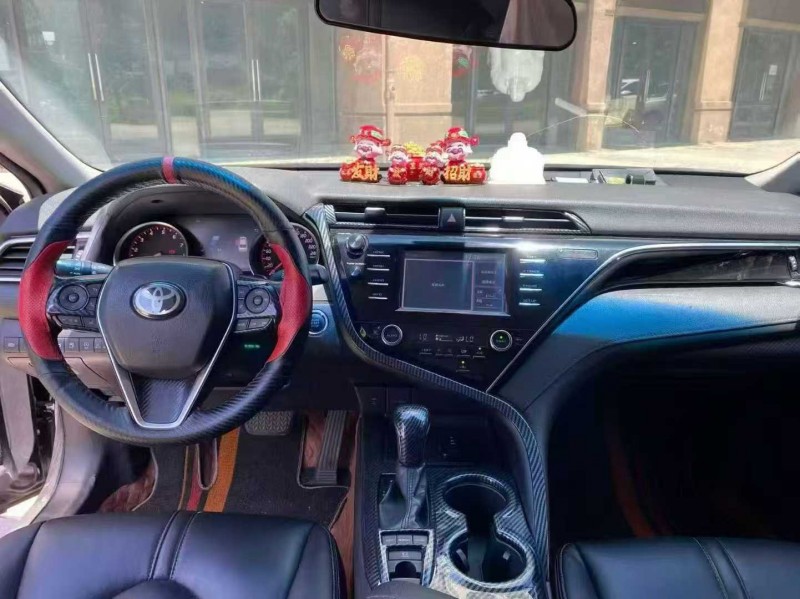 海口19年丰田凯美瑞5