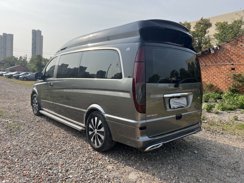 娄底16年奔驰威霆8