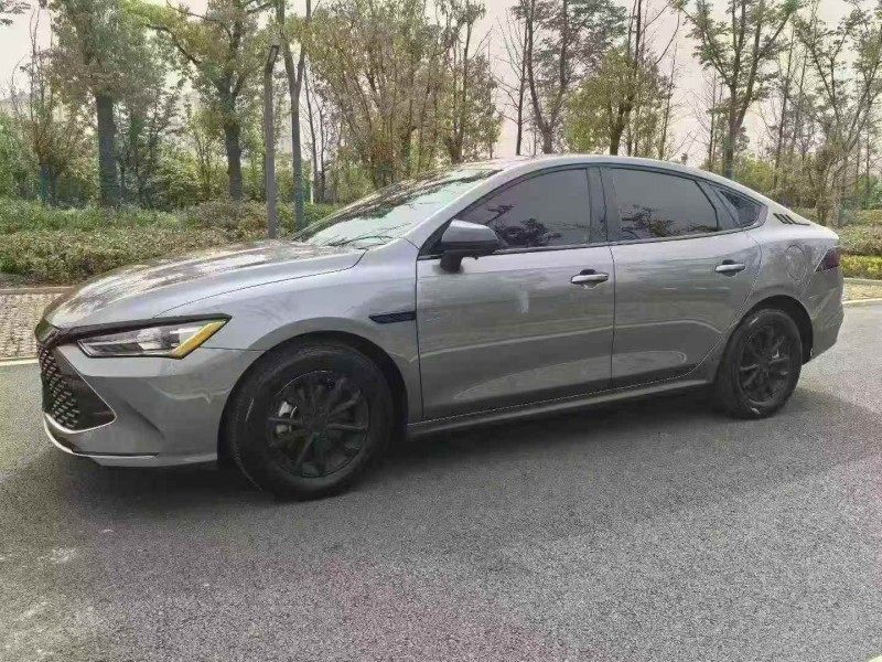 襄阳23年比亚迪秦3