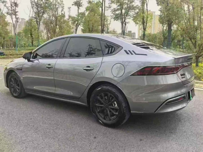 襄阳23年比亚迪秦7