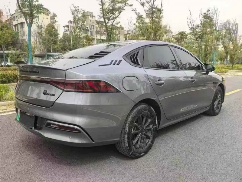 襄阳23年比亚迪秦9