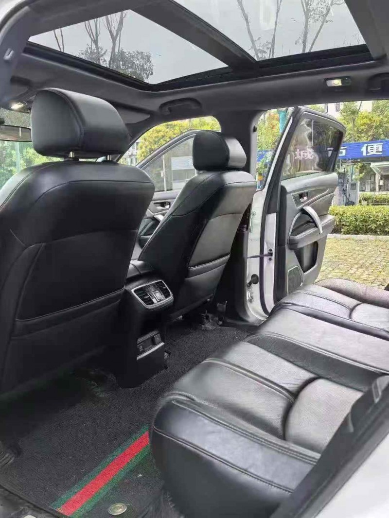 襄阳20年本田URV6