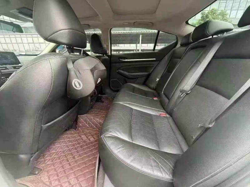 东莞20年日产天籁5