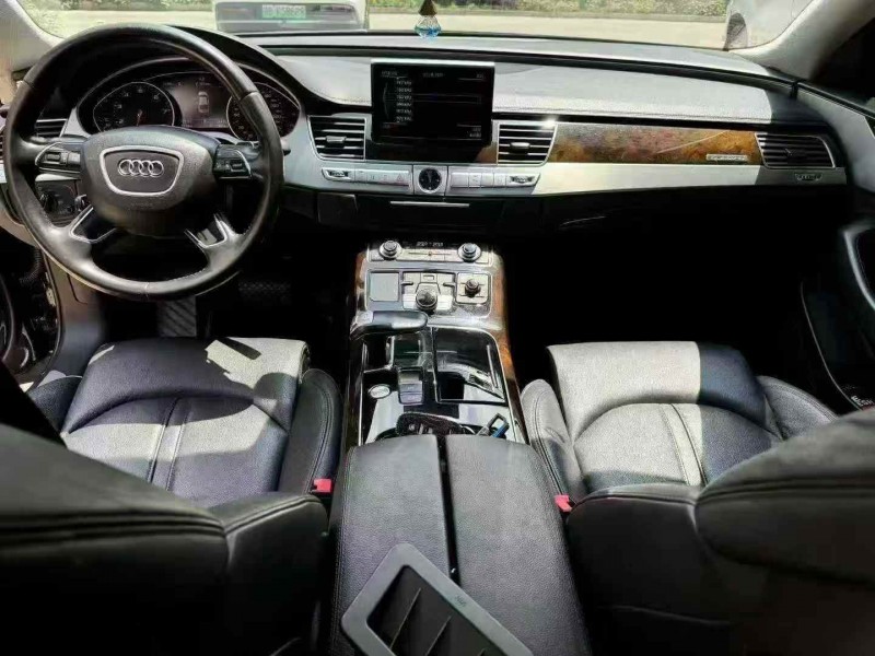 襄阳15年奥迪A8L6