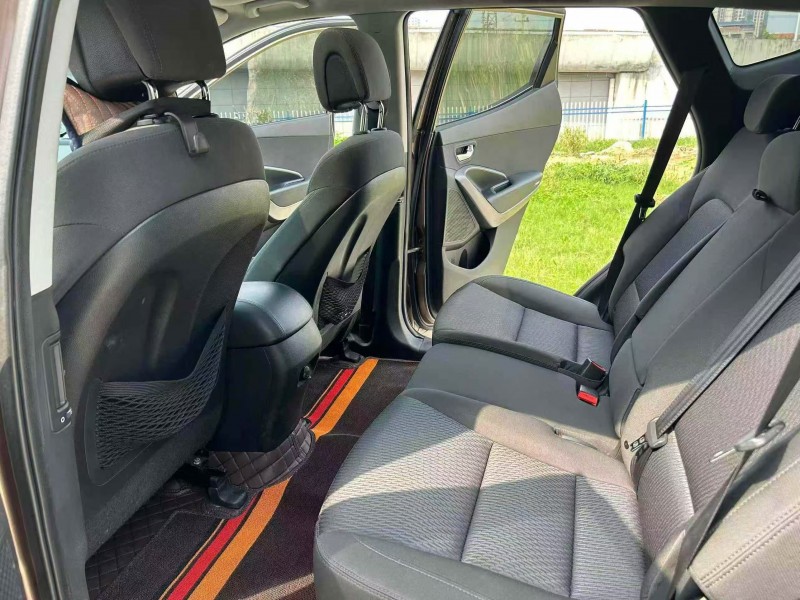 襄阳15年现代新胜达4