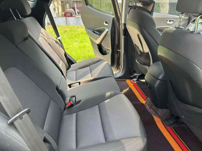 襄阳15年现代新胜达5