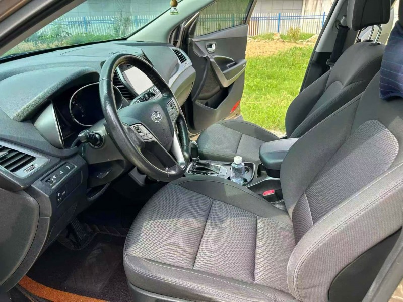 襄阳15年现代新胜达7