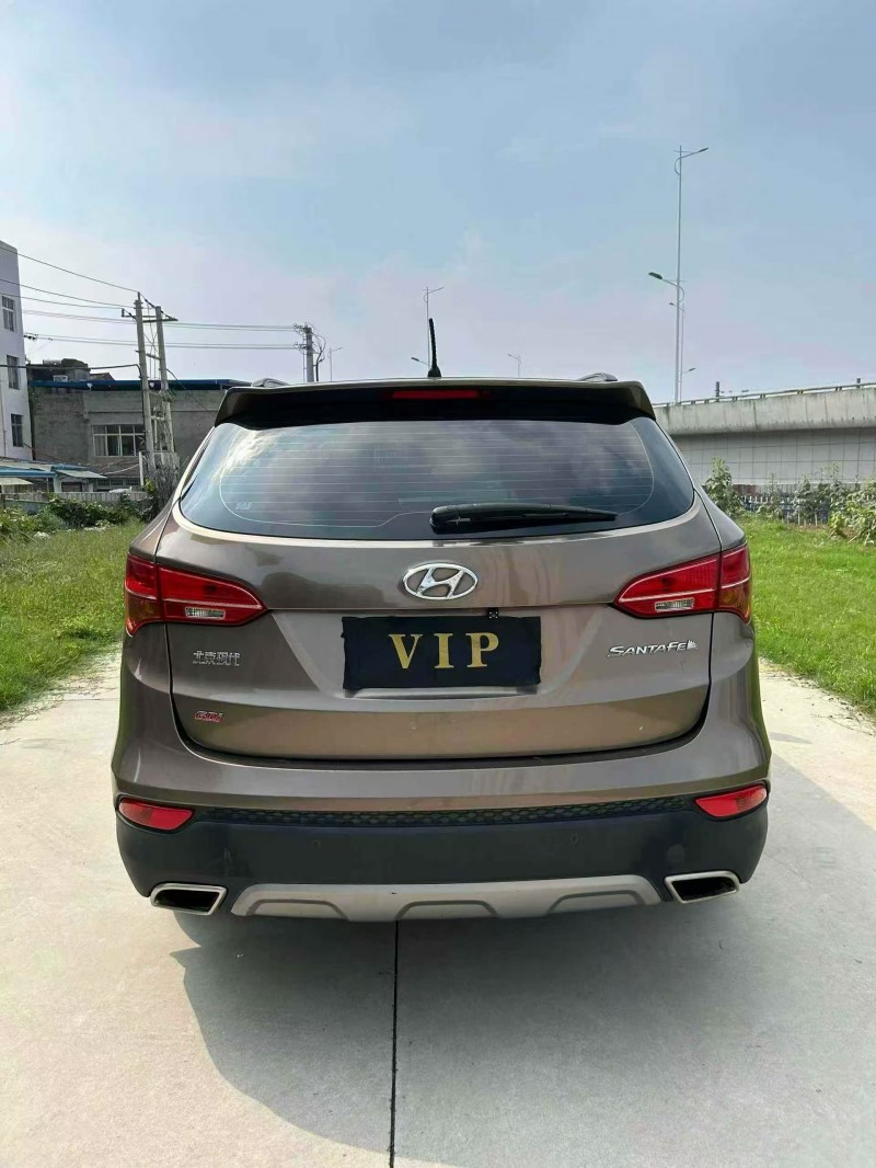 襄阳15年现代新胜达9