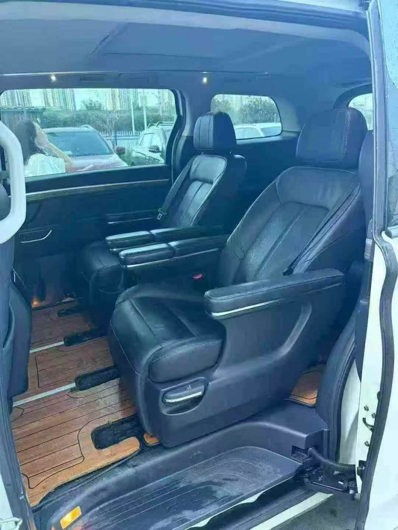 襄阳21年传祺M89