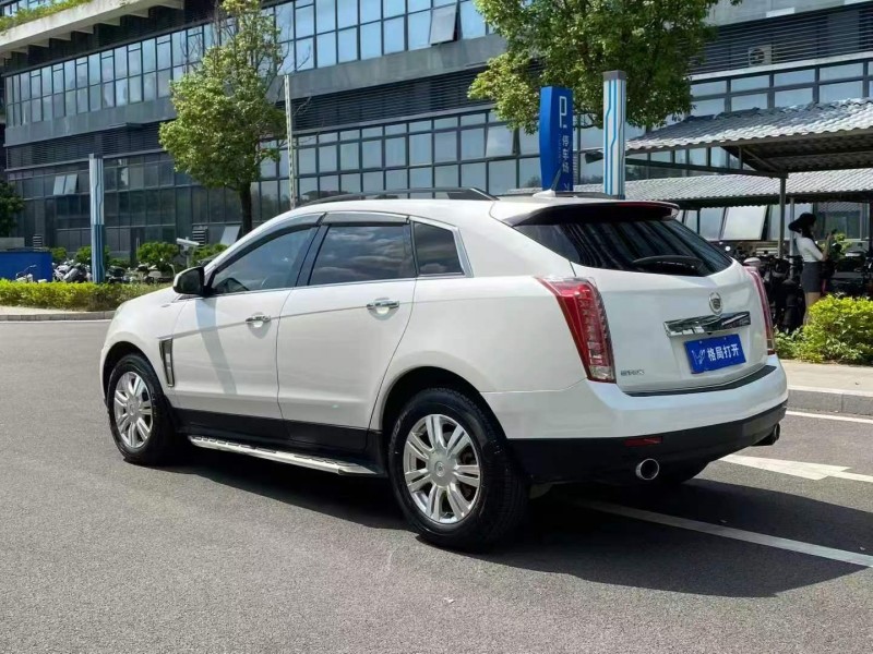 东莞16年凯迪拉克SRX8