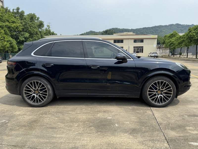 中山20年保时捷卡宴2