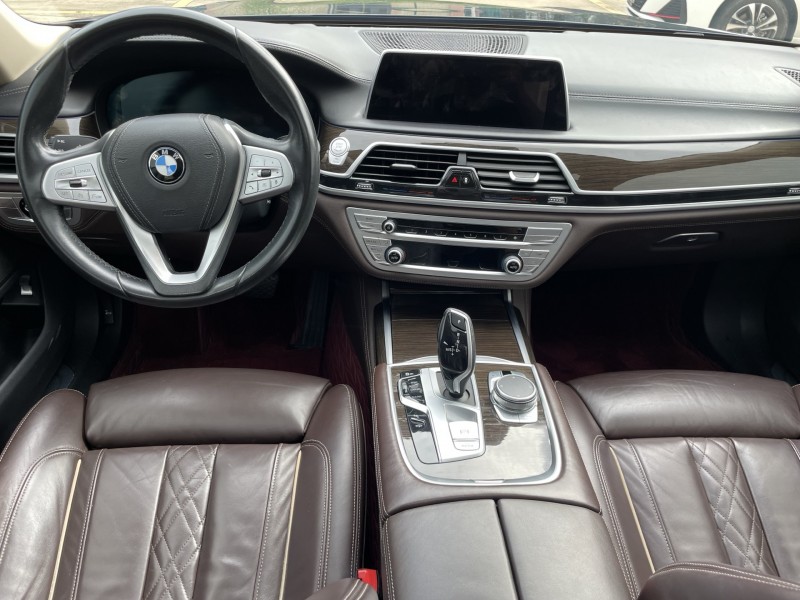 中山20年宝马7系7