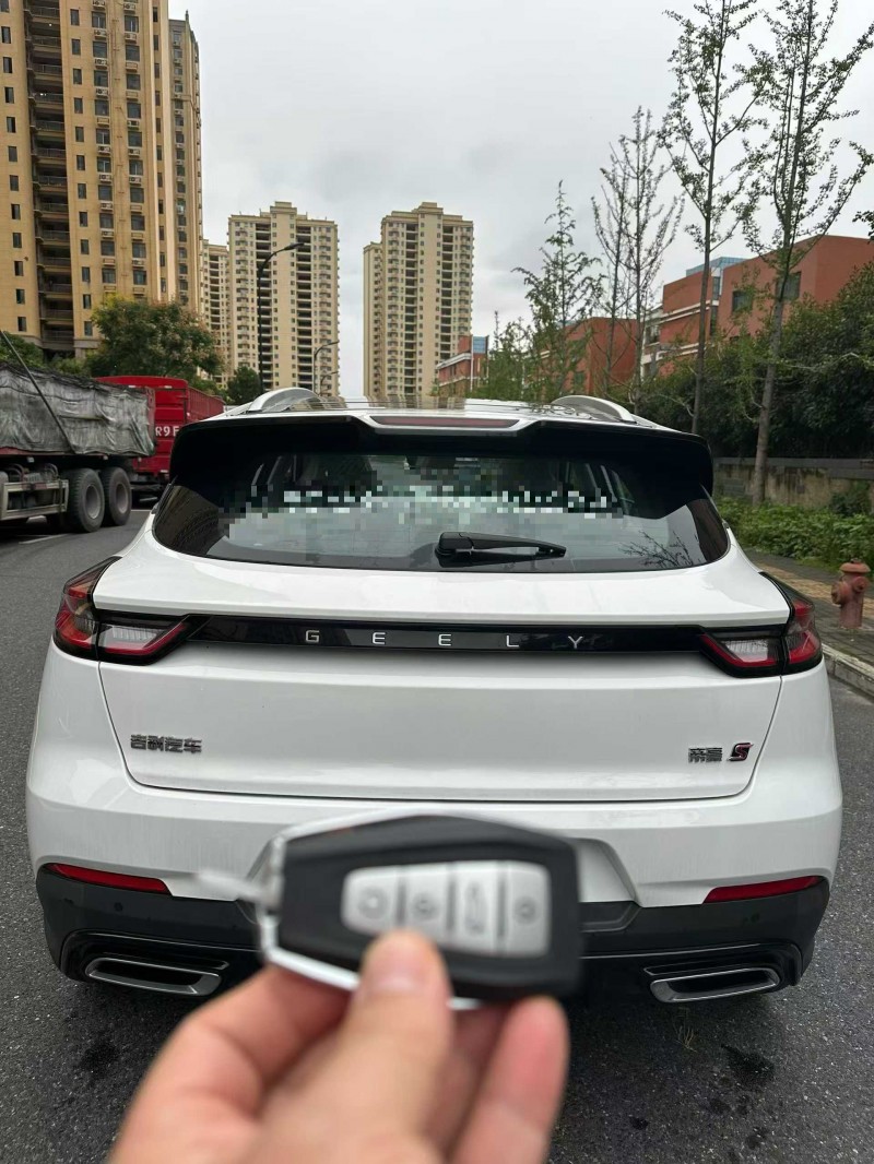 淮南23年吉利帝豪9