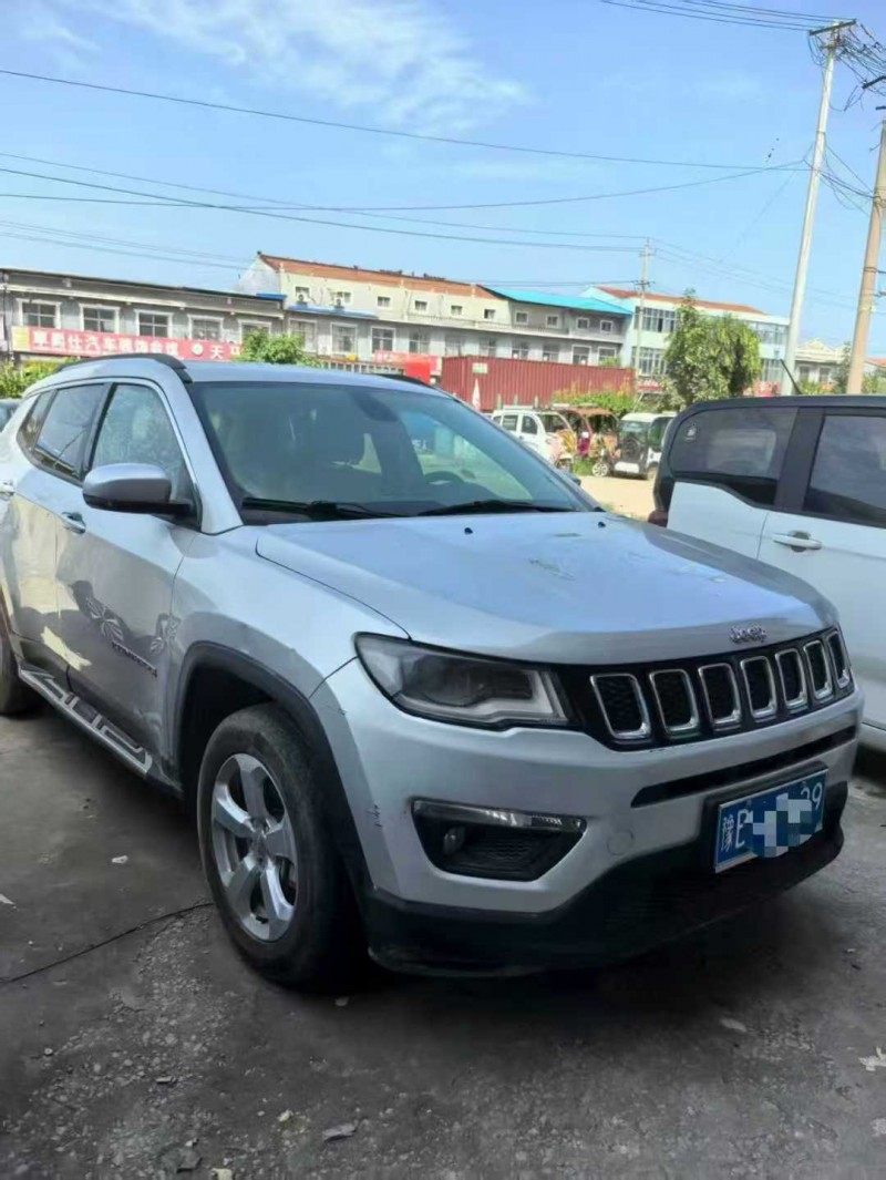 大同17年Jeep指南者1