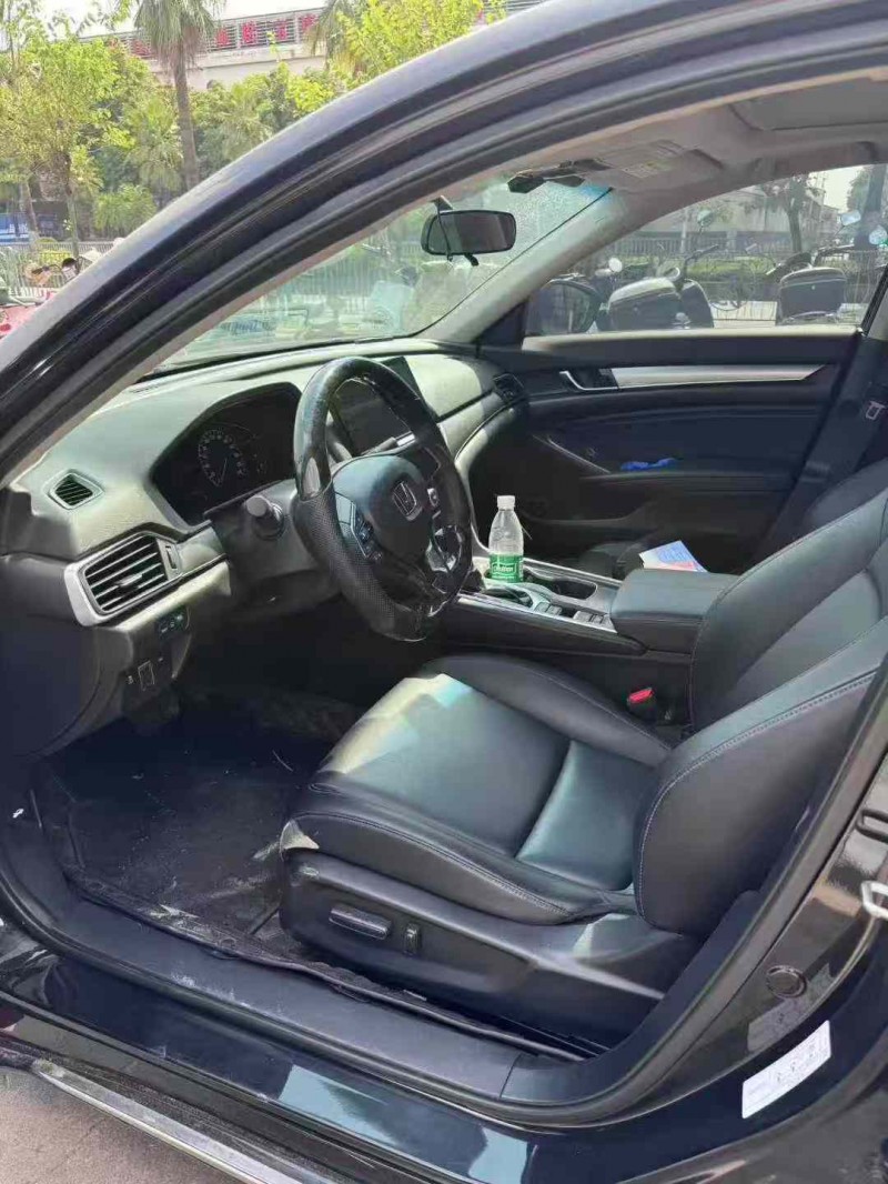 江门22年本田雅阁5