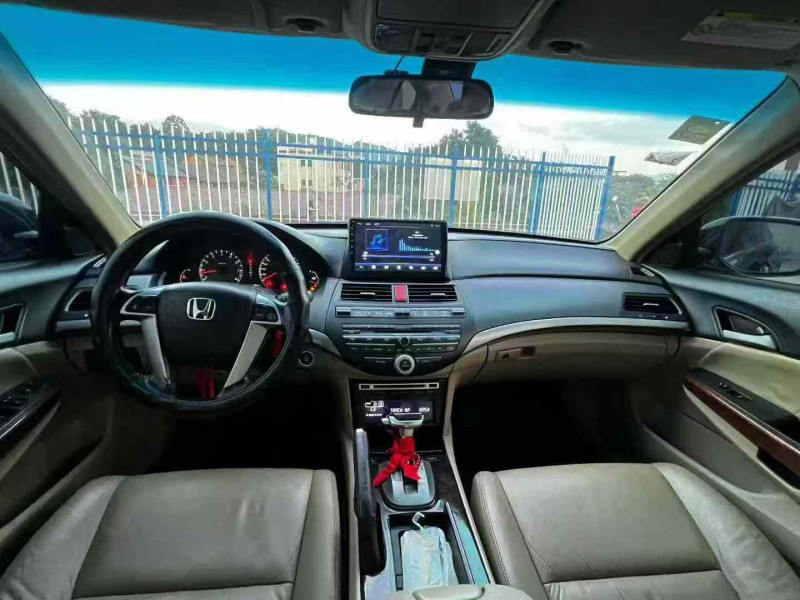 张家界12年本田雅阁3