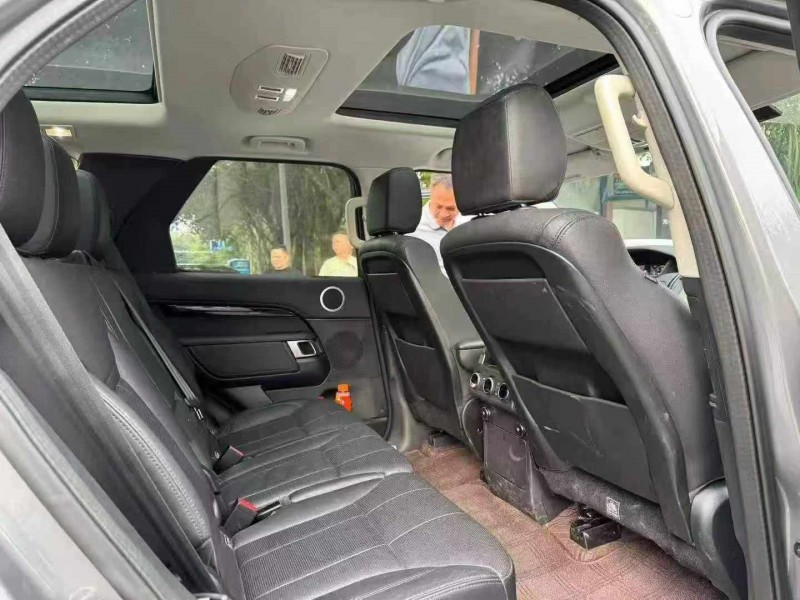 重庆20年路虎发现7