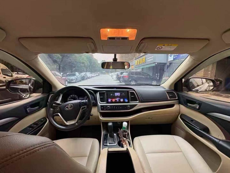 常德17年丰田汉兰达4