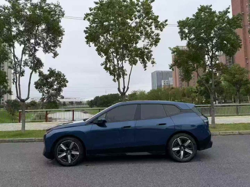 鄂州23年宝马IX38