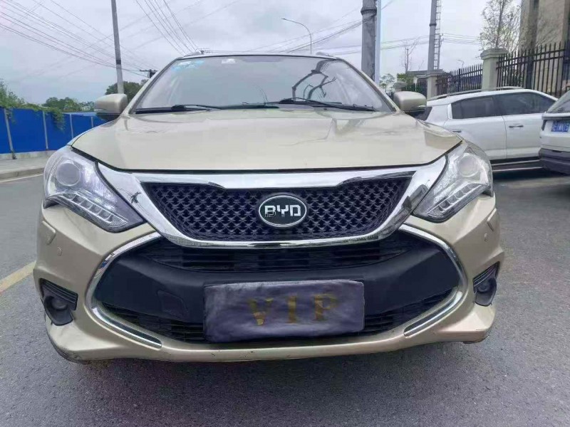 张家界16年比亚迪唐1