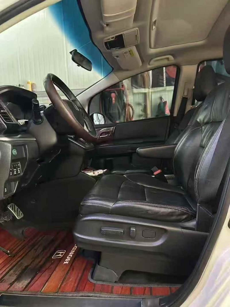 濮阳19年本田艾力绅4