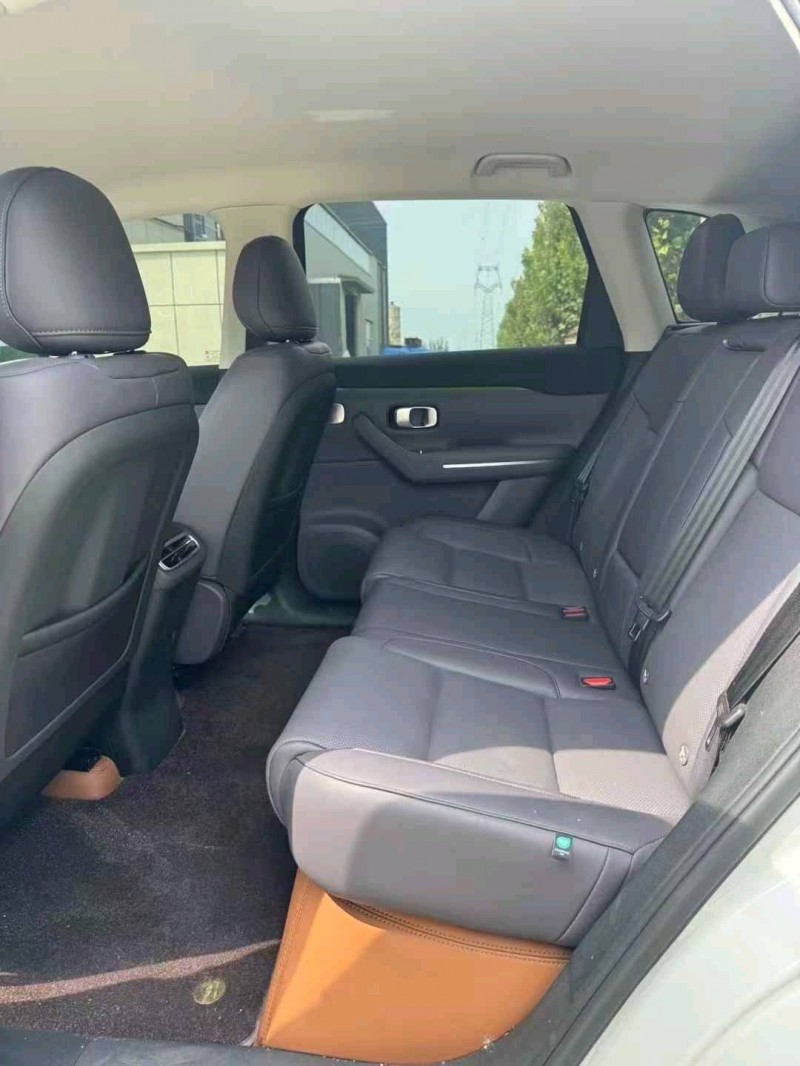 潍坊25年零跑汽车C104