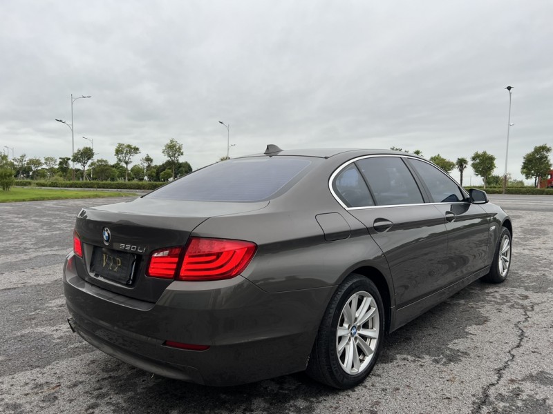 盐城13年宝马5系9