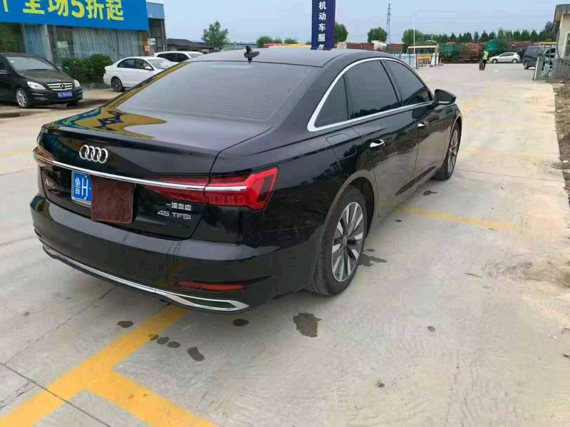 济宁21年奥迪A6L8