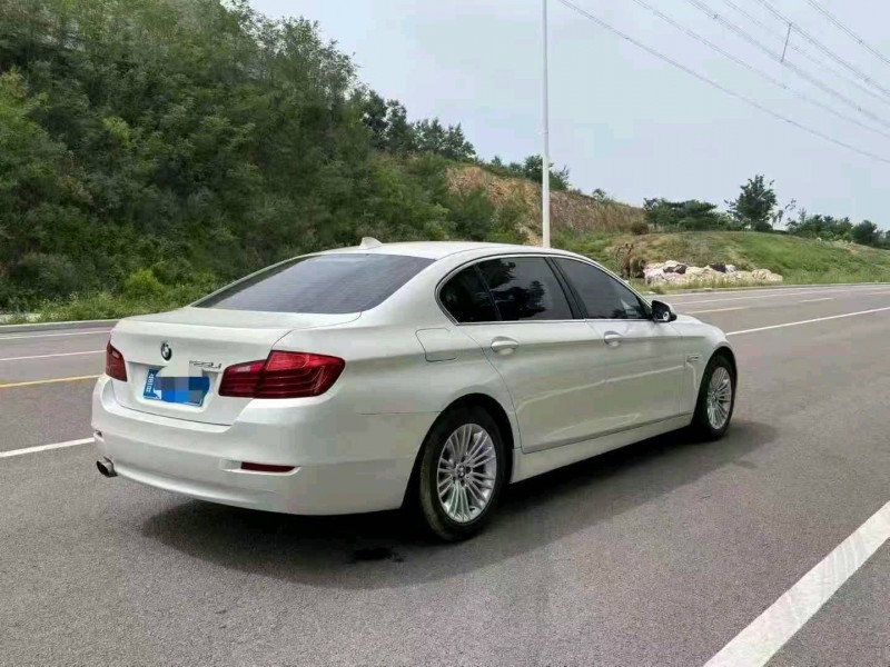 济宁16年宝马5系8