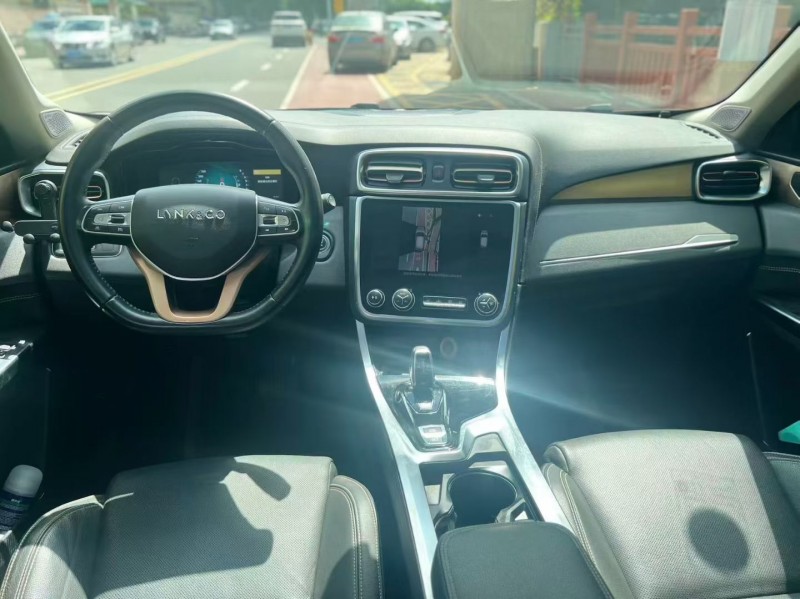 东莞19年领克015