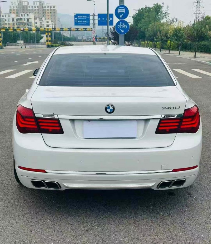 太原14年宝马7系9