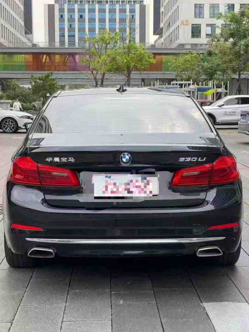 江门18年宝马5系9