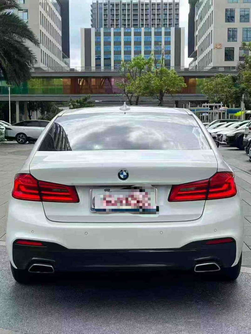 江门17年宝马5系9