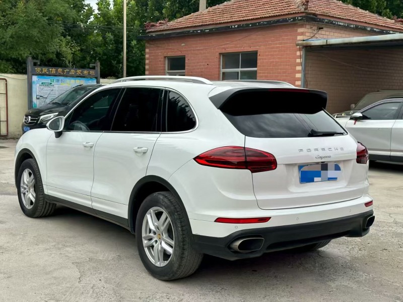 淄博17年保时捷卡宴8