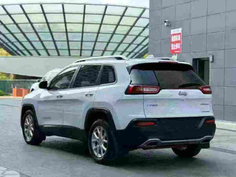 连云港18年Jeep自由光8