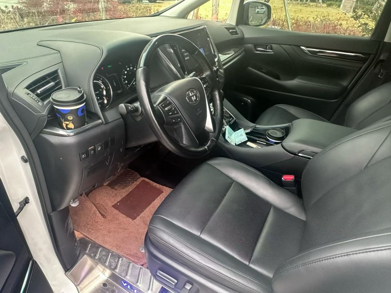 郑州22年丰田威尔法4