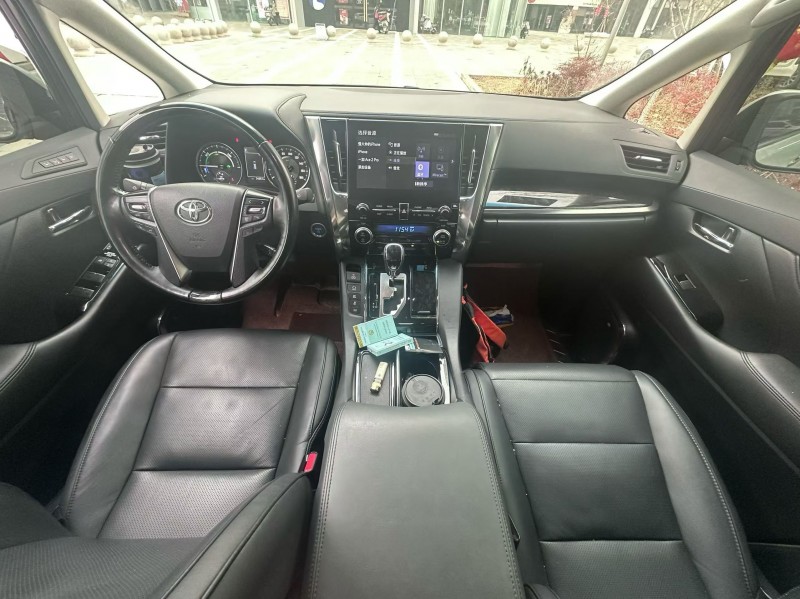 郑州22年丰田威尔法6