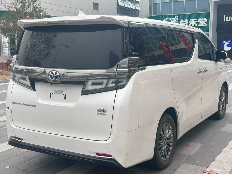 郑州22年丰田威尔法8