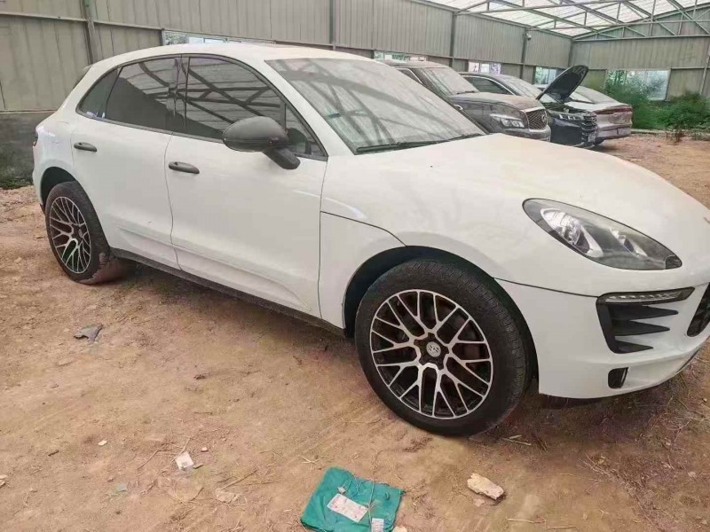 潍坊16年保时捷Macan3