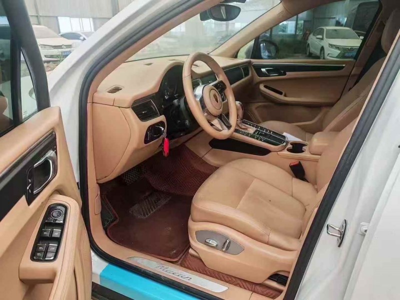 潍坊16年保时捷Macan5