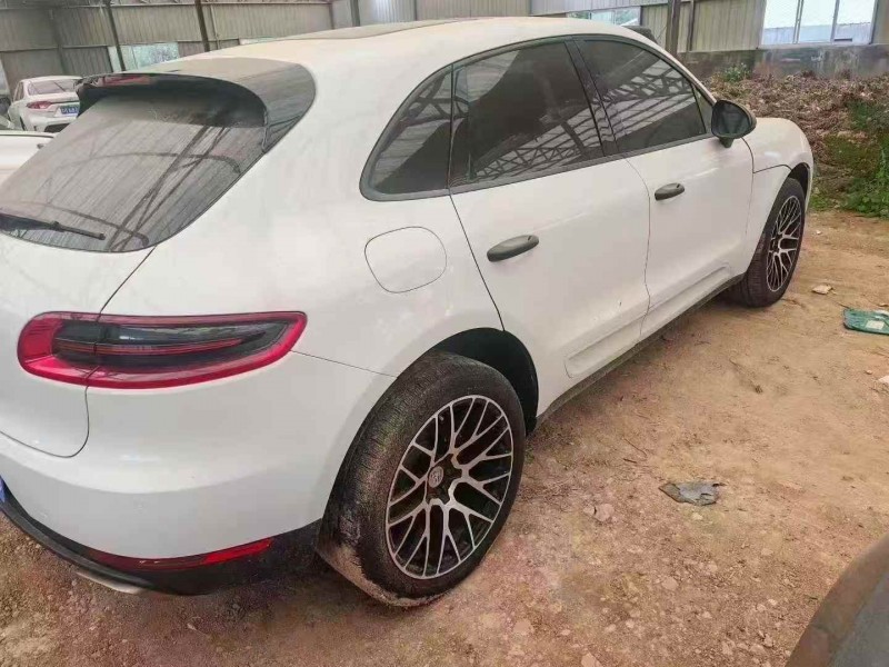 潍坊16年保时捷Macan8