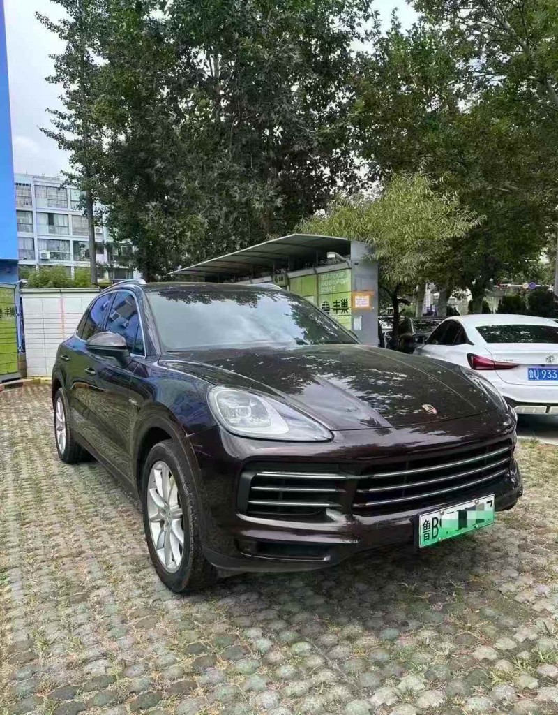 青岛20年保时捷卡宴2