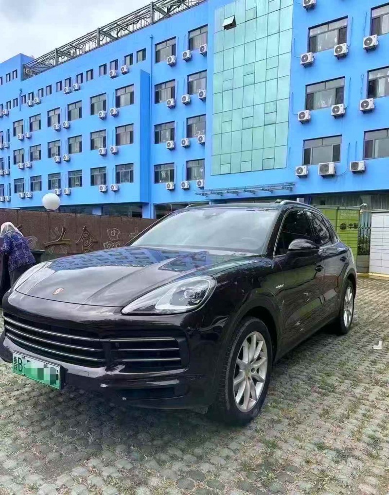 青岛20年保时捷卡宴3