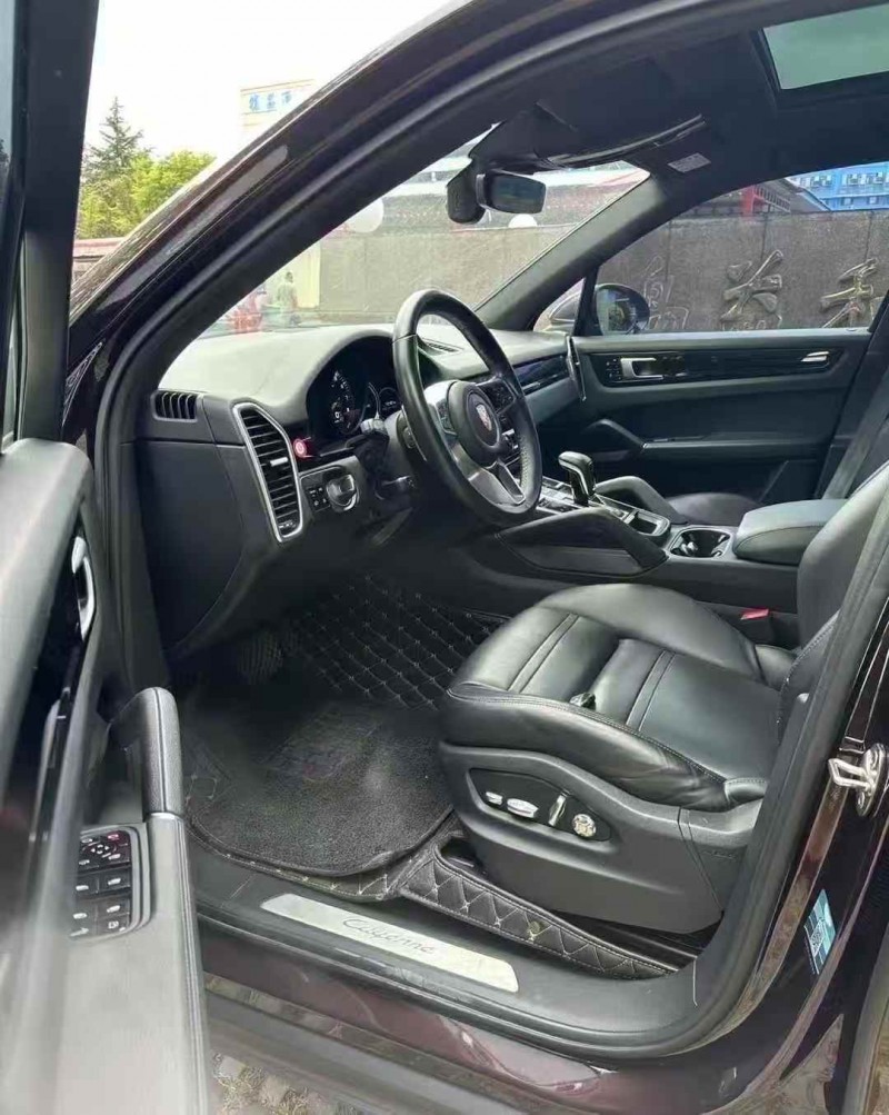 青岛20年保时捷卡宴5