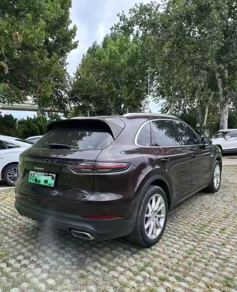 青岛20年保时捷卡宴7