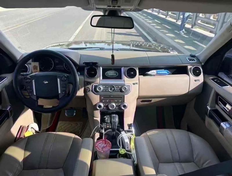 青岛10年路虎发现4