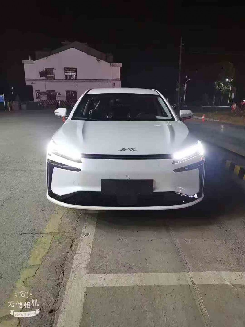 娄底25年江淮爱跑1