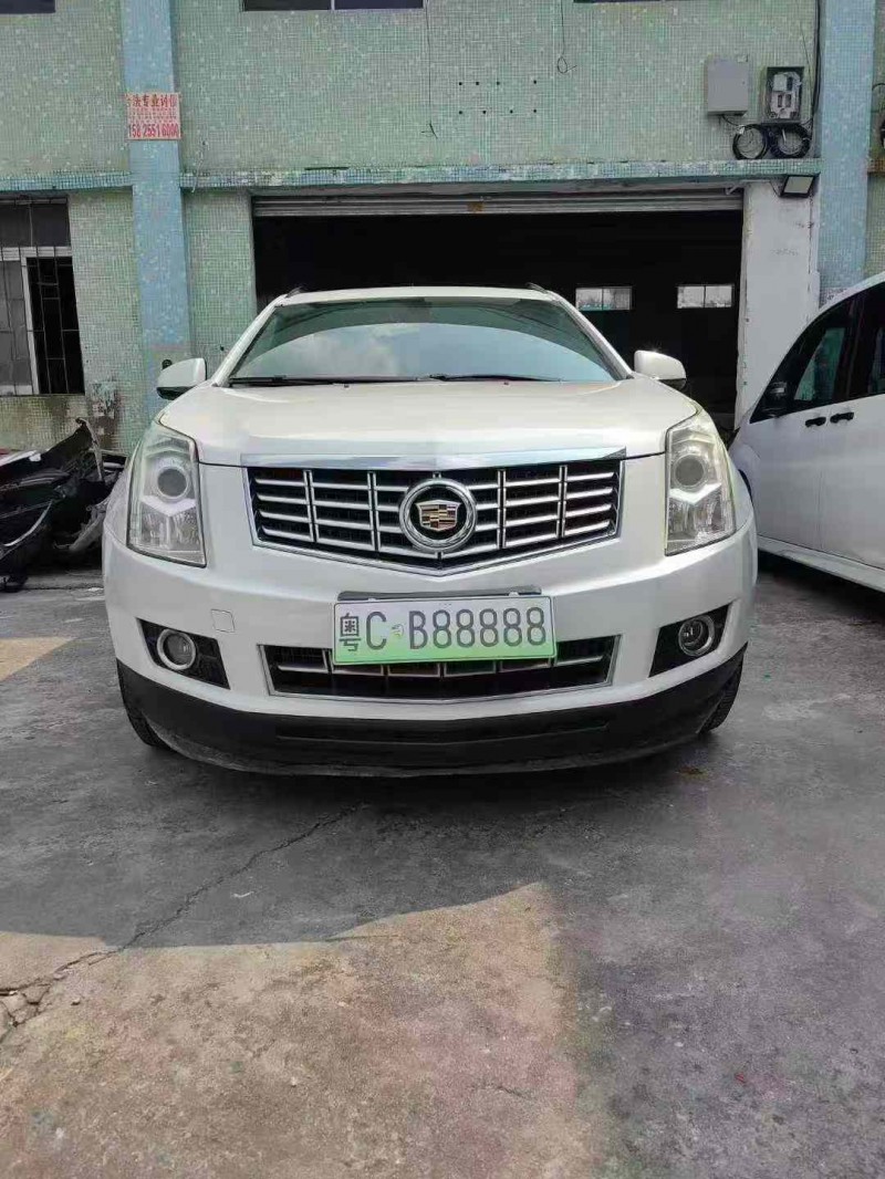 中山16年凯迪拉克SRX1