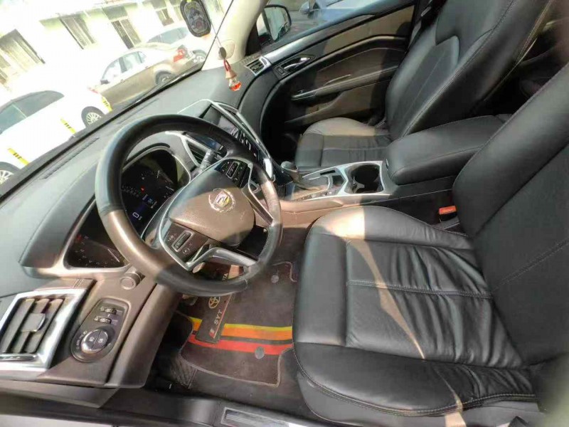 中山16年凯迪拉克SRX4